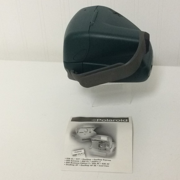 Polaroid One-Step Express Camera & Camera Bag - Picture 4 of 15